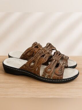 Clarks Brown Leather Slide Sandals Comfort Cutout Strappy Slides Women’s 7.5